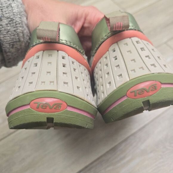 Teva Gnarkosi Water Shoes Pink Green Cream Wakeskating Drainage Grip Size 9 - Picture 9 of 10